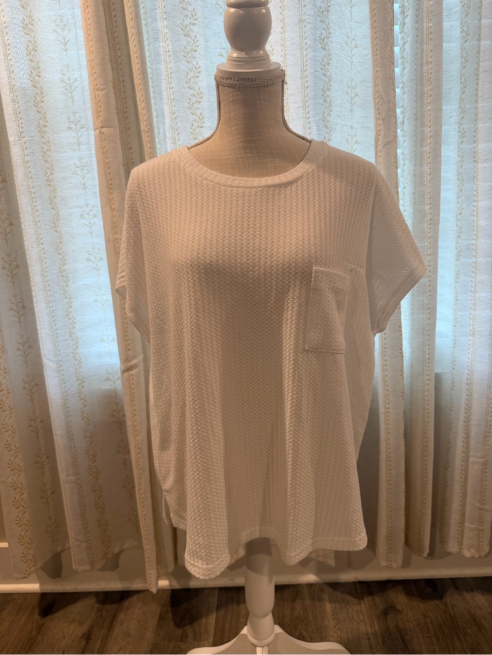 Women's White Textured Pocket Tee